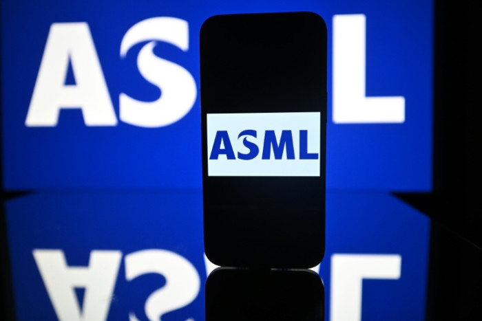 AI需求推动荷兰ASML营收创纪录，宣布扩大产能