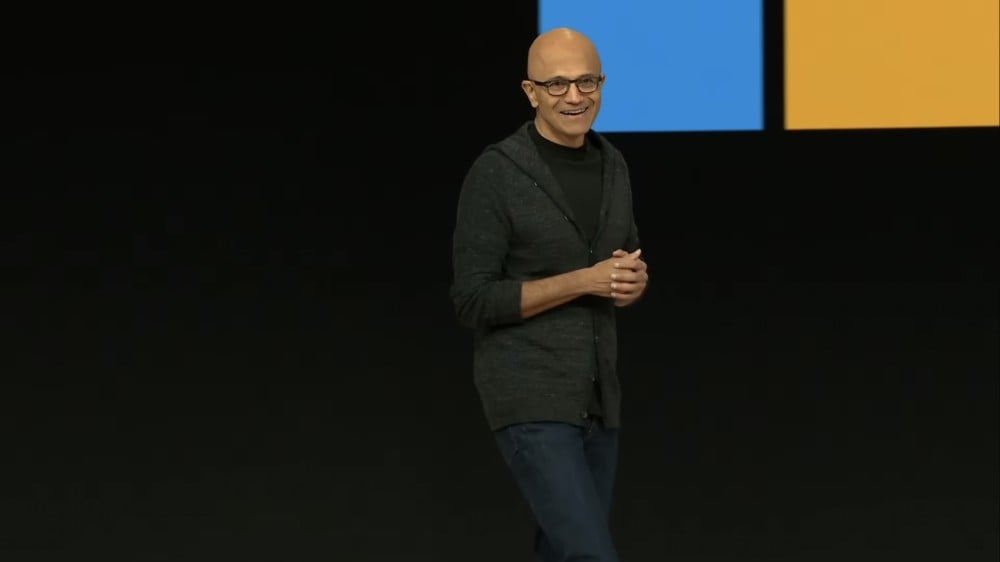Nadella 提议拆分超级智能模型并设置紧急关停开关